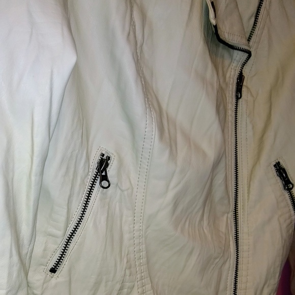 πRock & Republic Celeb Rocked White Moto Jacket - Picture 5 of 8